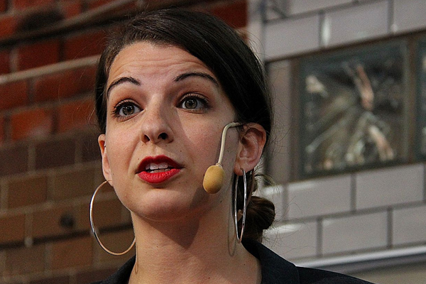 Anita Sarkeesian(アニータ・サーキージアン)