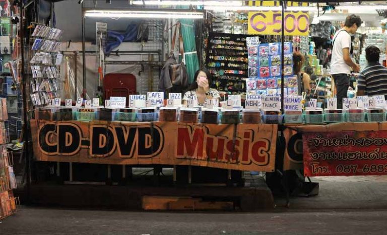 boot（ブート）の意味と使い方 ネイティブと英語について話したこと