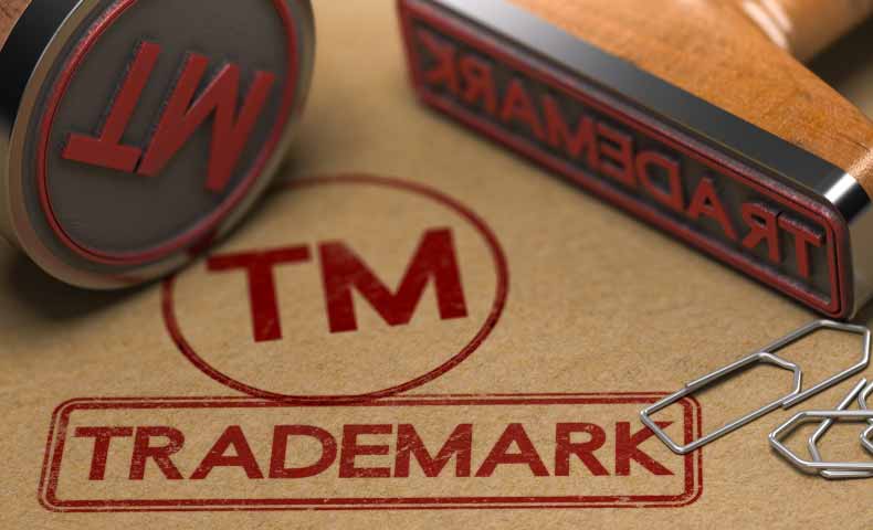 trademark（トレードマーク）の意味と使い方